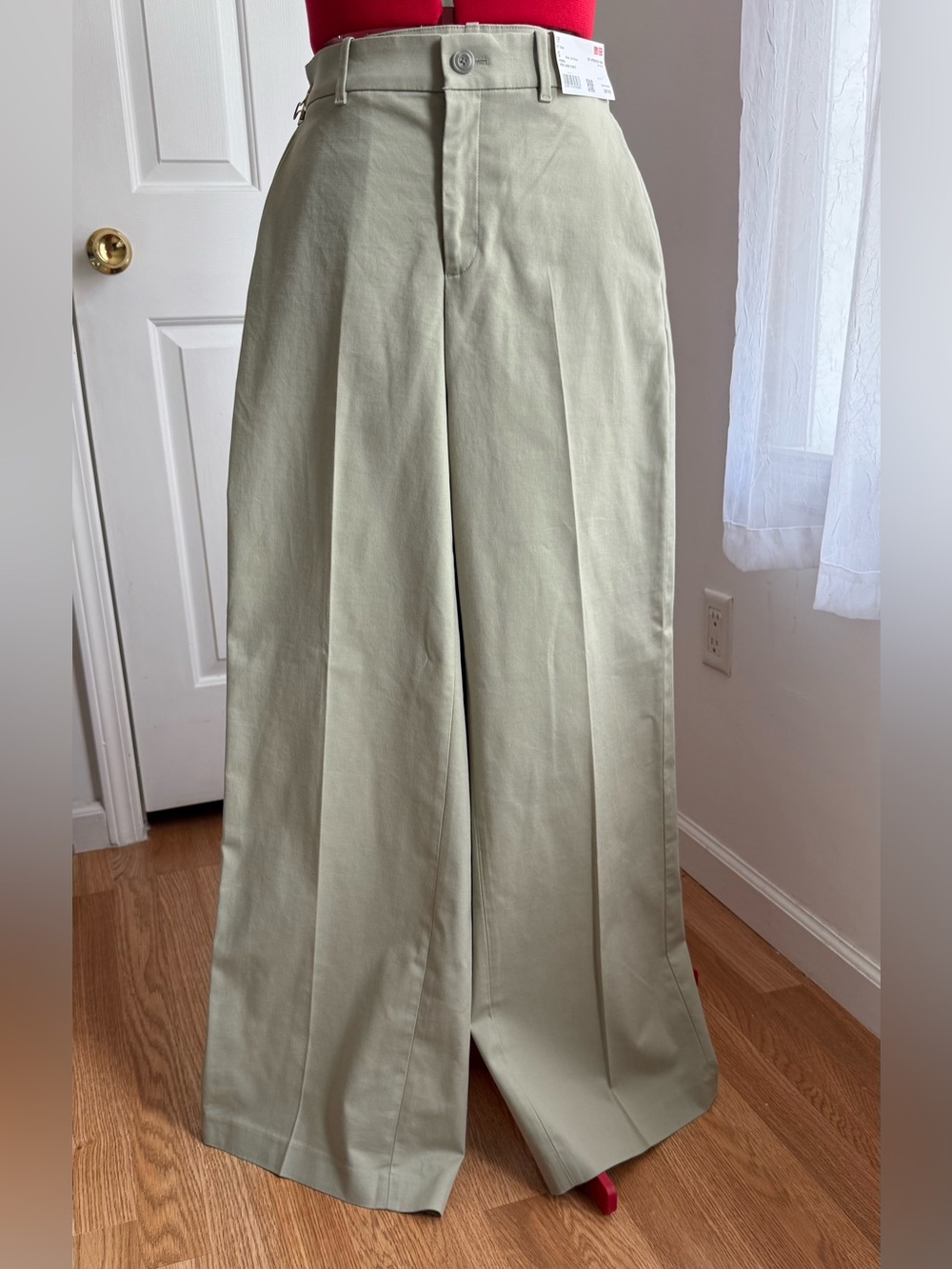NWT Uniqlo Khaki Wide Leg Chino Pants - Picture 2 of 7